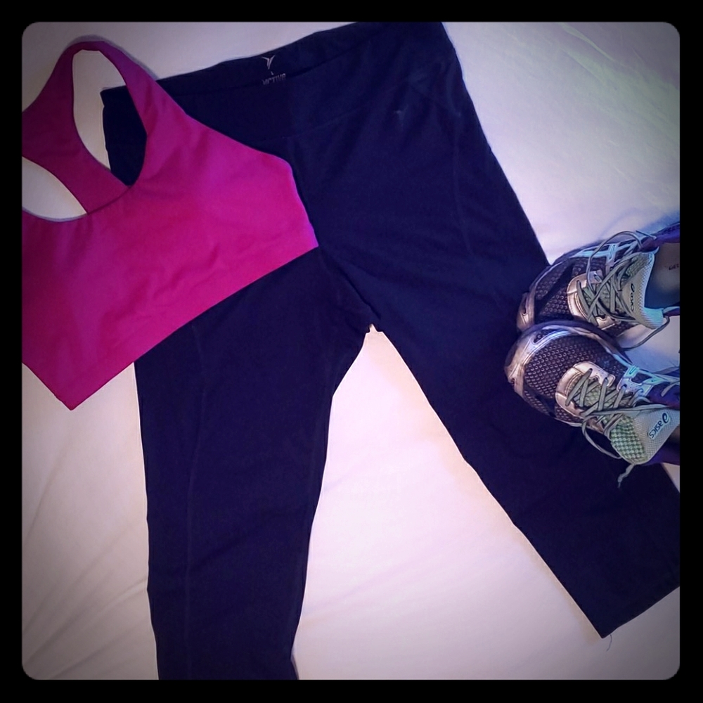 Soft black Capri leggings. Old Navy. Size L.